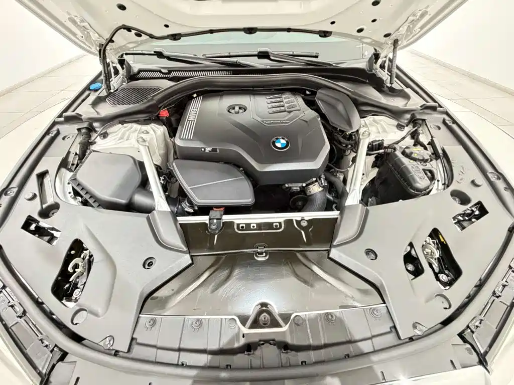BMW 5 Series 2022 — фото 18
