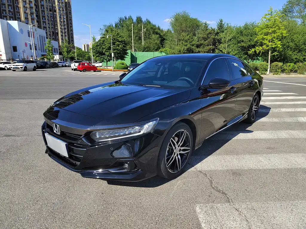Honda Accord 2023 — фото 1