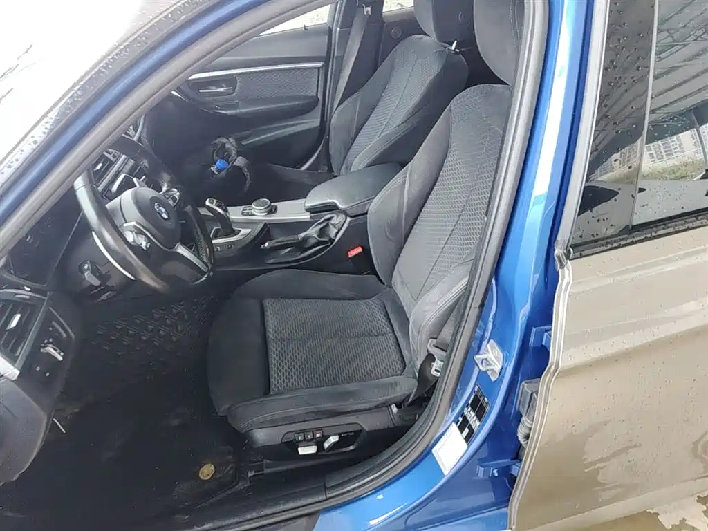 BMW 3 Series 2018 — фото 15