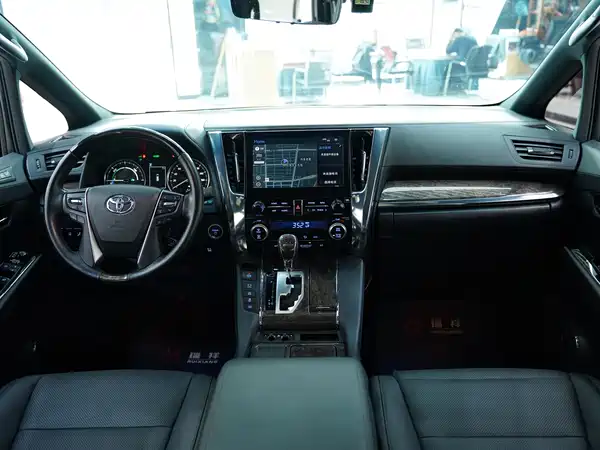 Toyota Vellfire 2020