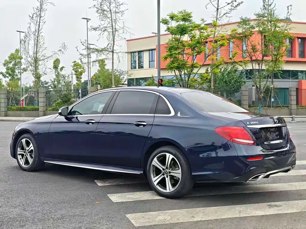 Mercedes-Benz E-Class 2017 — фото 5
