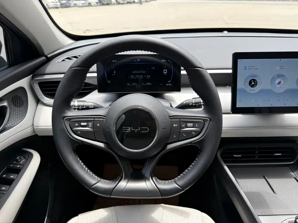 BYD Seal 05 DM-i 2025 — фото 15