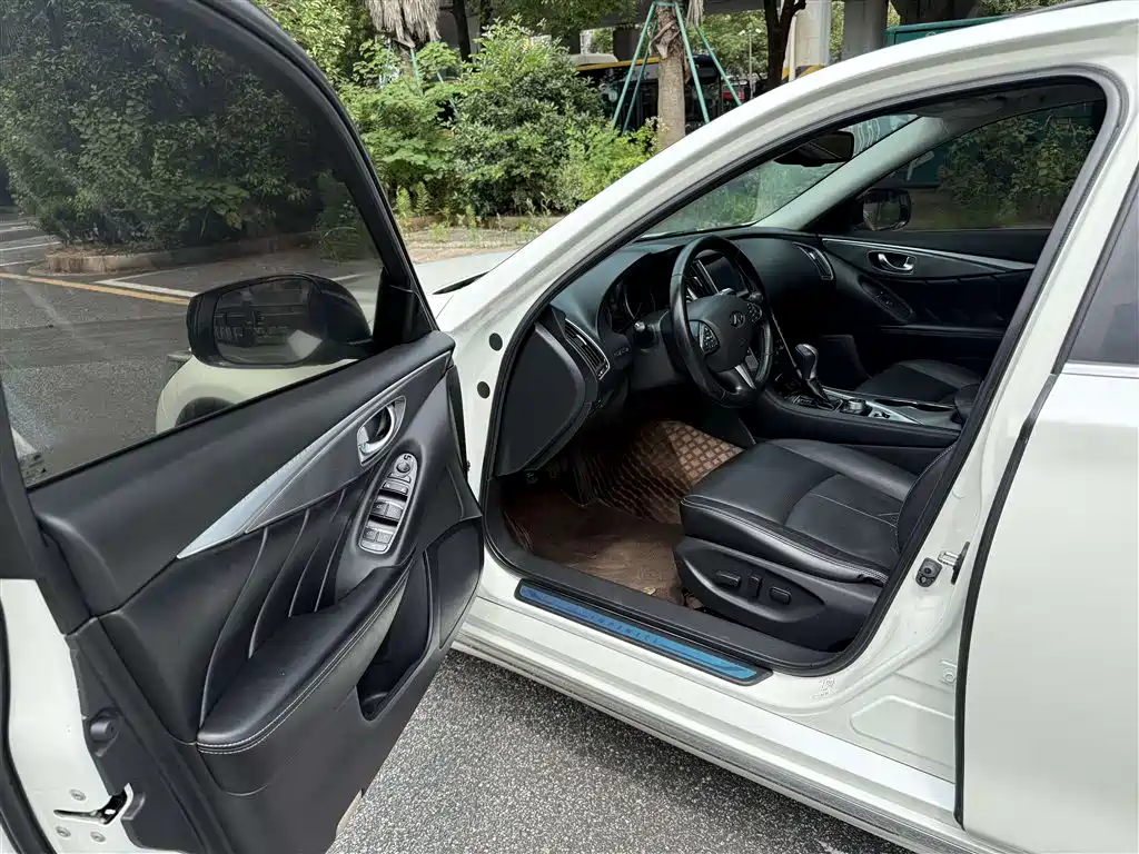 Infiniti Q50L 2016