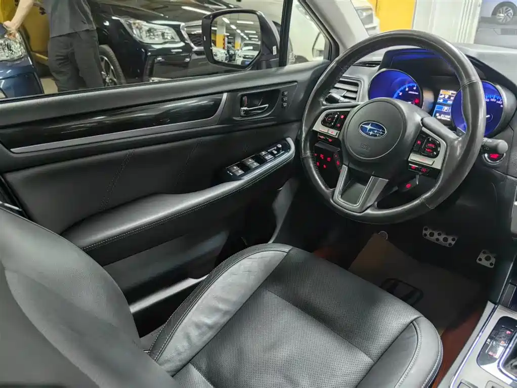Subaru Outback 2018 — фото 18
