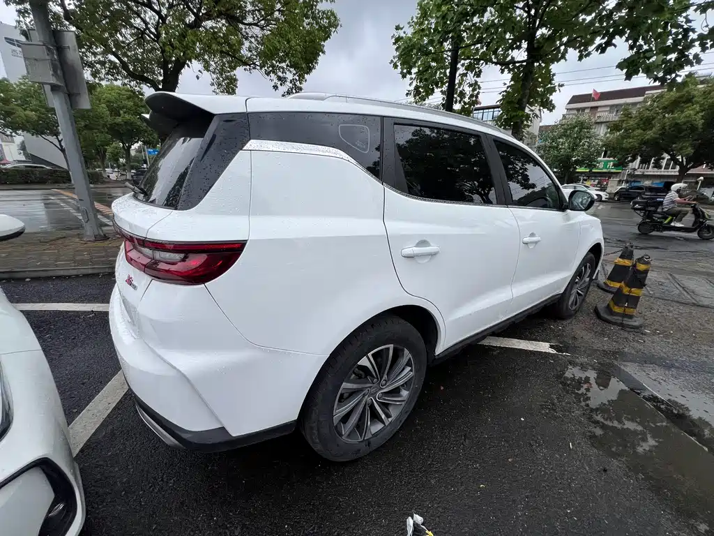Geely Vision X6 2021