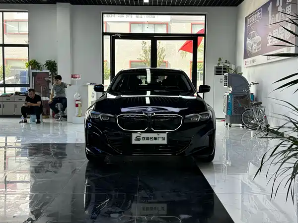 BMW i3 2025