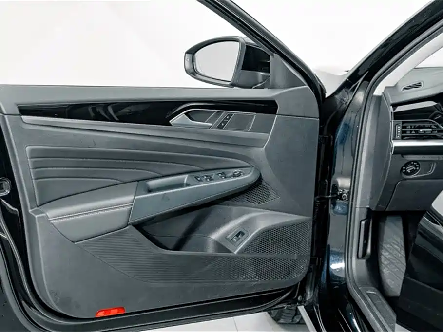 Volkswagen Passat 2025 — фото 15