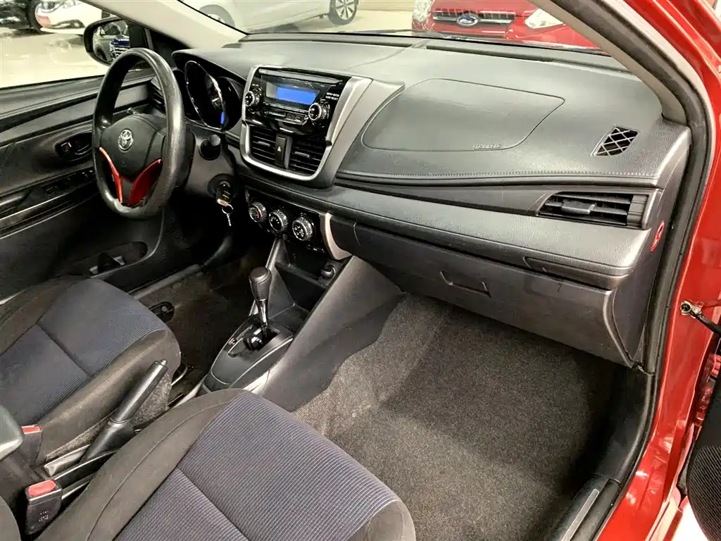 Toyota Yaris L 2018 — фото 13
