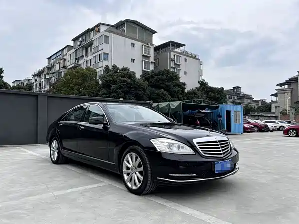 Mercedes-Benz S-Class 2011
