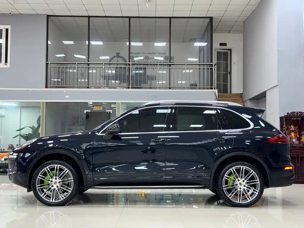 Porsche Cayenne 2016 — фото 3