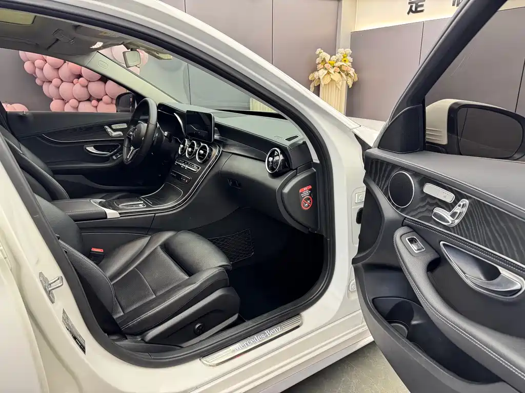 Mercedes-Benz C-Class 2019 — фото 8