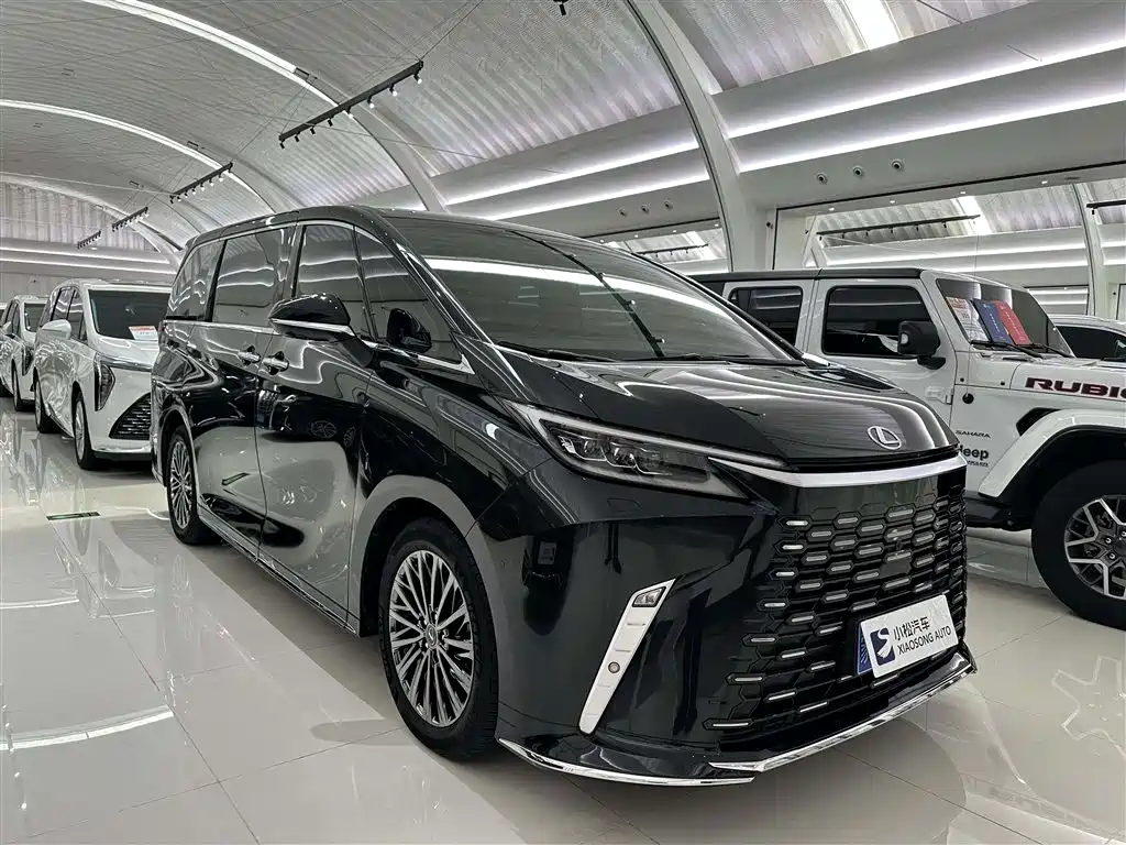 Lexus LM 2024 — фото 3