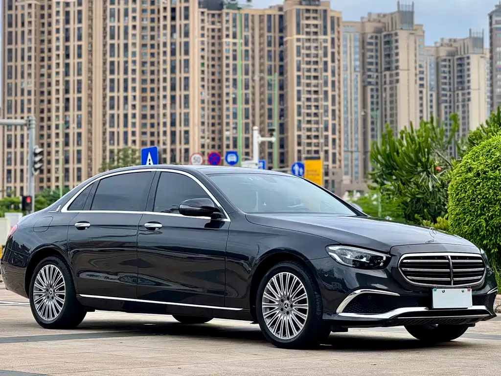 Mercedes-Benz E-Class 2023 — фото 3