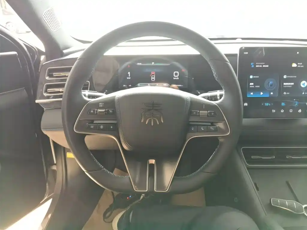 BYD Qin L 2025 — фото 11