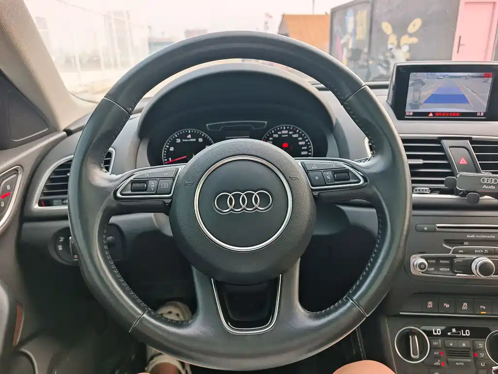 Audi Q3 2018 — фото 15