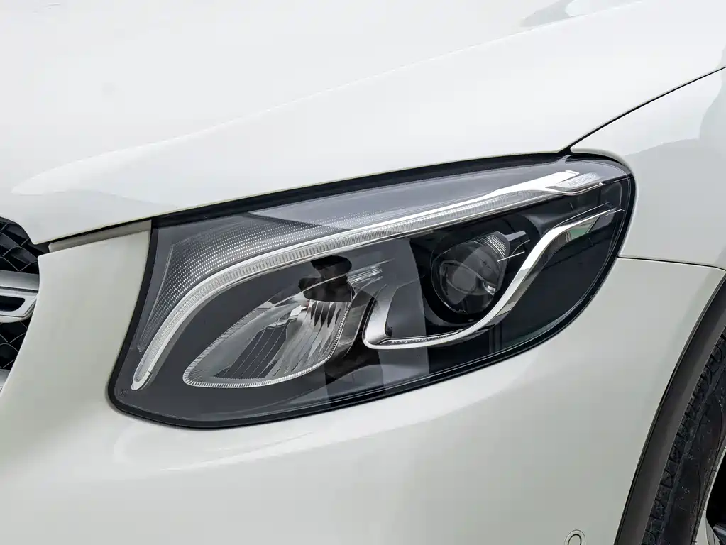 Mercedes-Benz GLC 2018 — фото 11