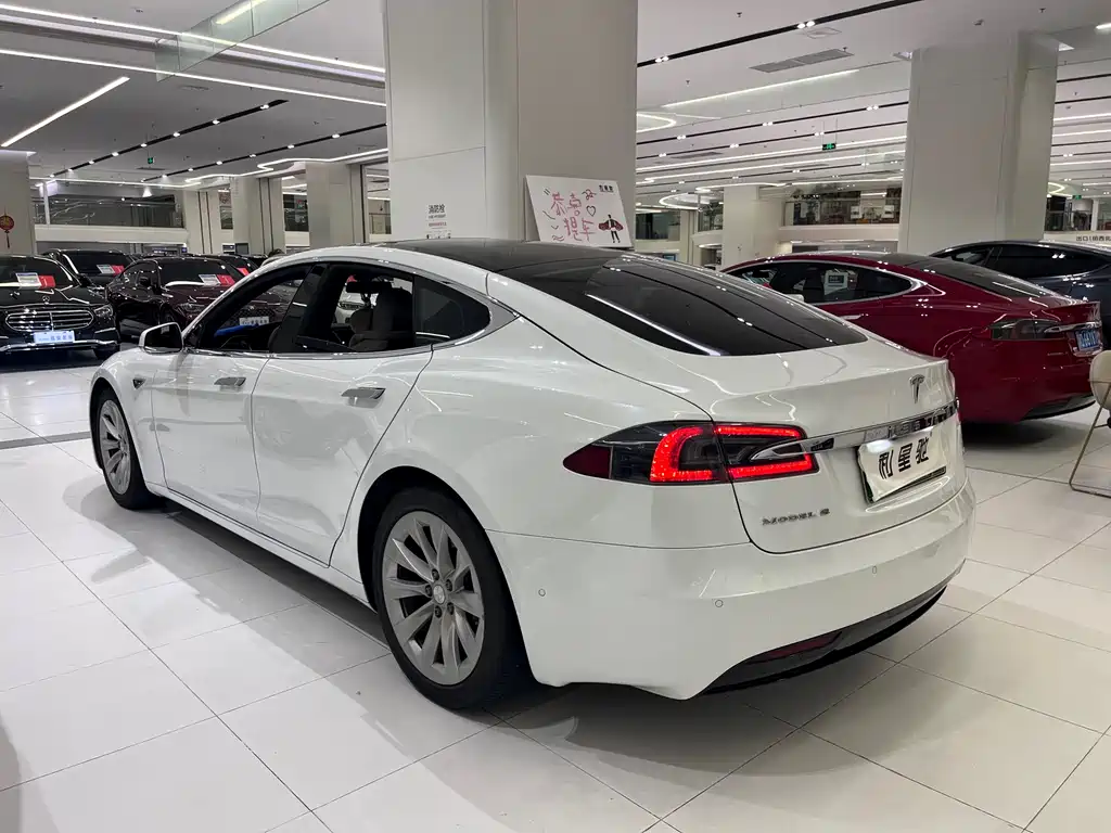 Tesla Model S 2016 — фото 4