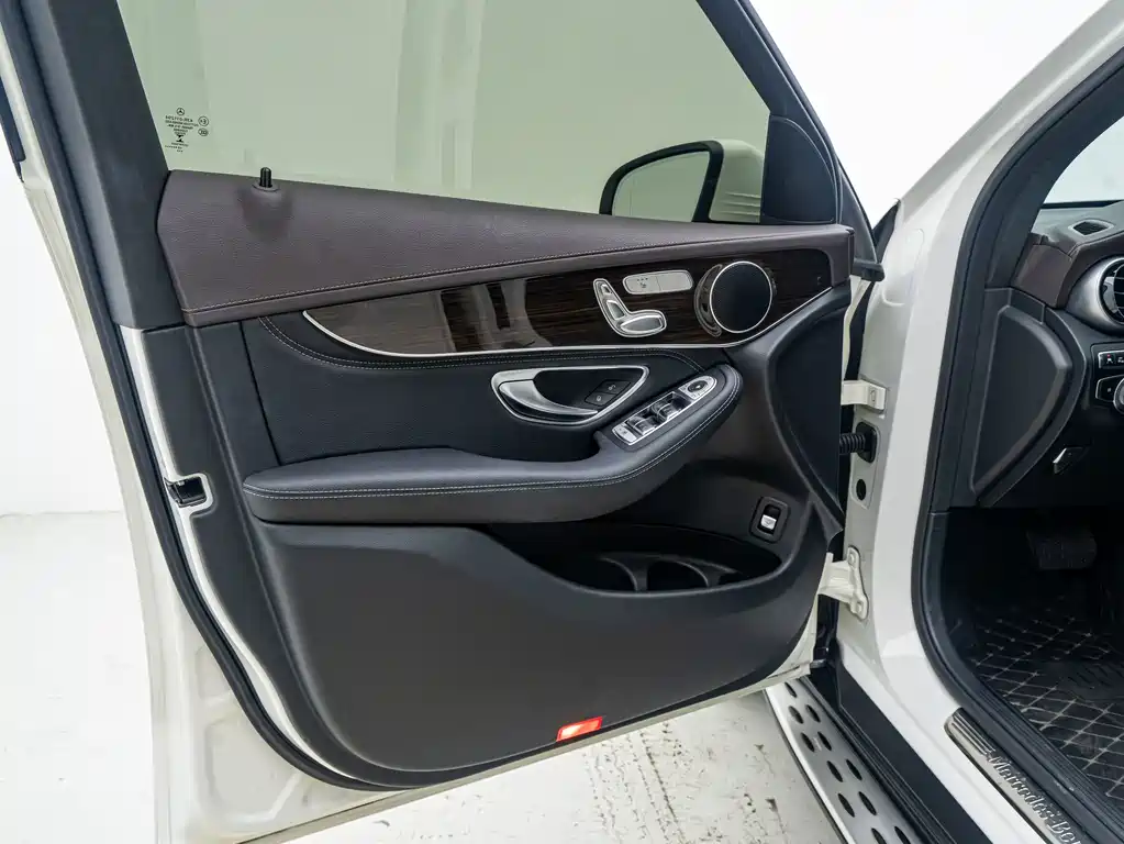 Mercedes-Benz GLC 2018 — фото 22