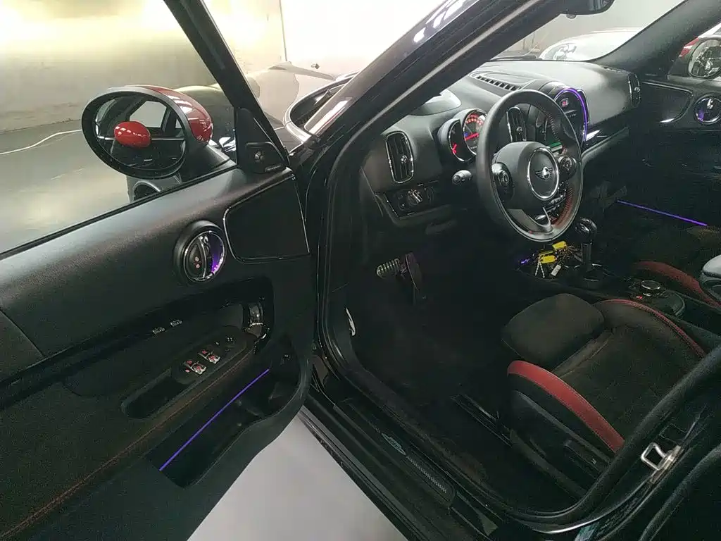MINI JCW Countryman 2019 — фото 12