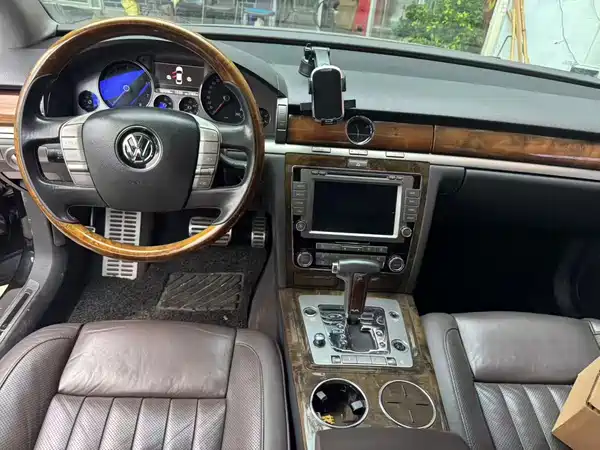 Volkswagen Phaeton 2013