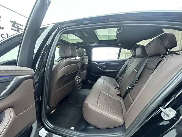 BMW 5 Series 2023