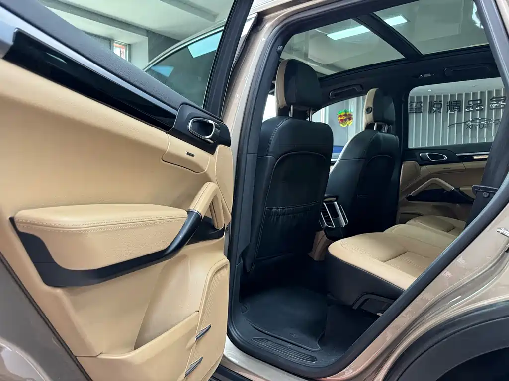 Porsche Cayenne 2015 — фото 19