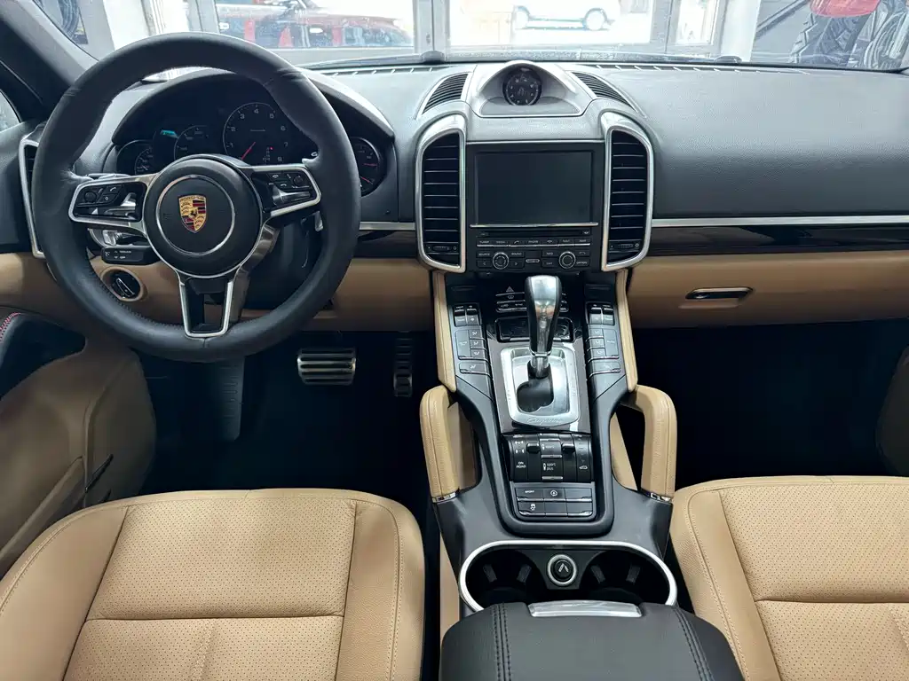 Porsche Cayenne 2015 — фото 22