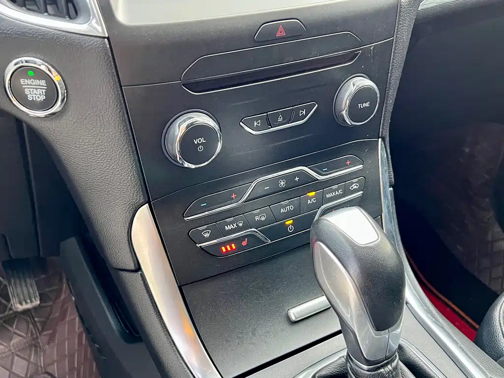 Ford Edge 2020 — фото 15