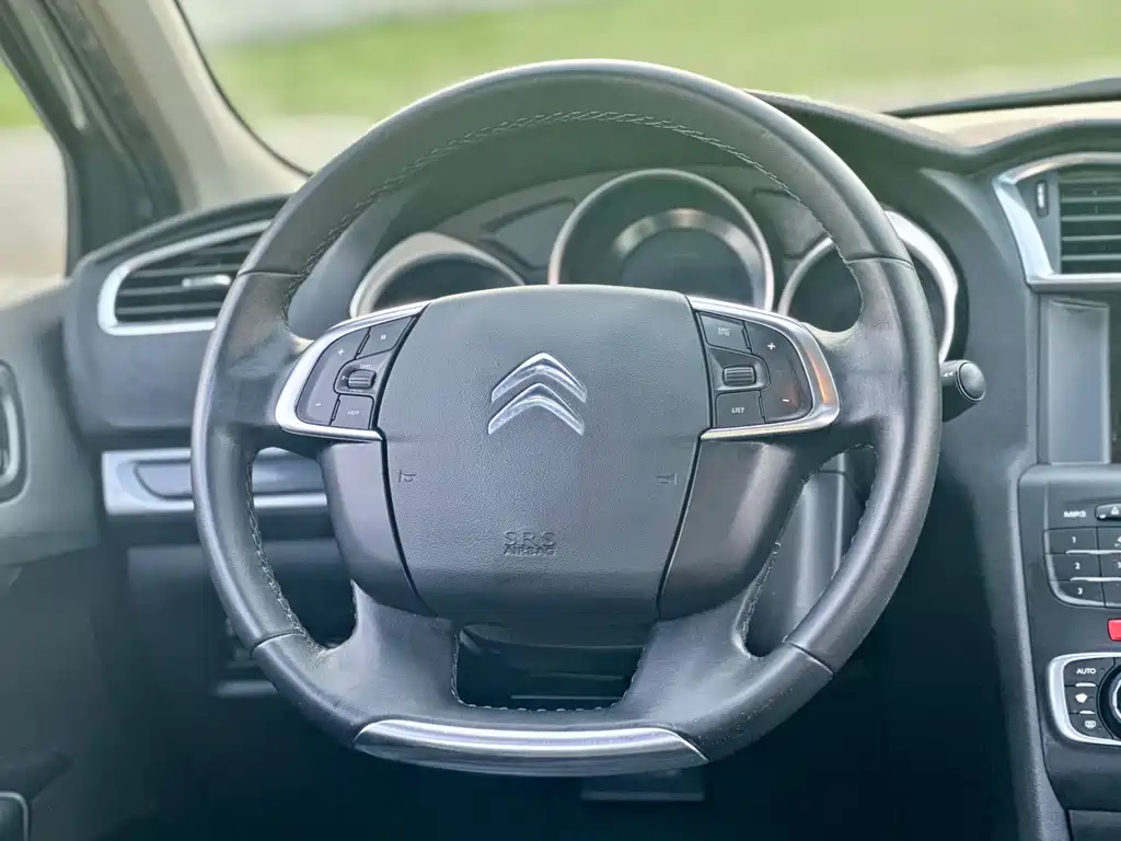 Citroen C4L 2015 — фото 31