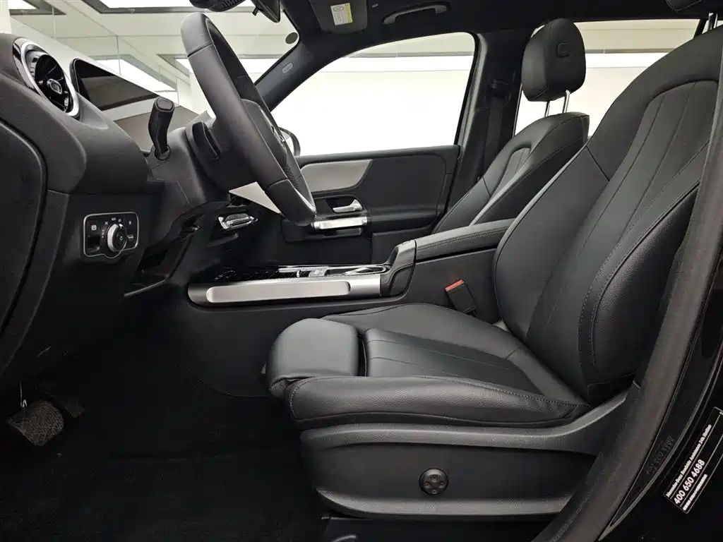 Mercedes-Benz GLB 2024