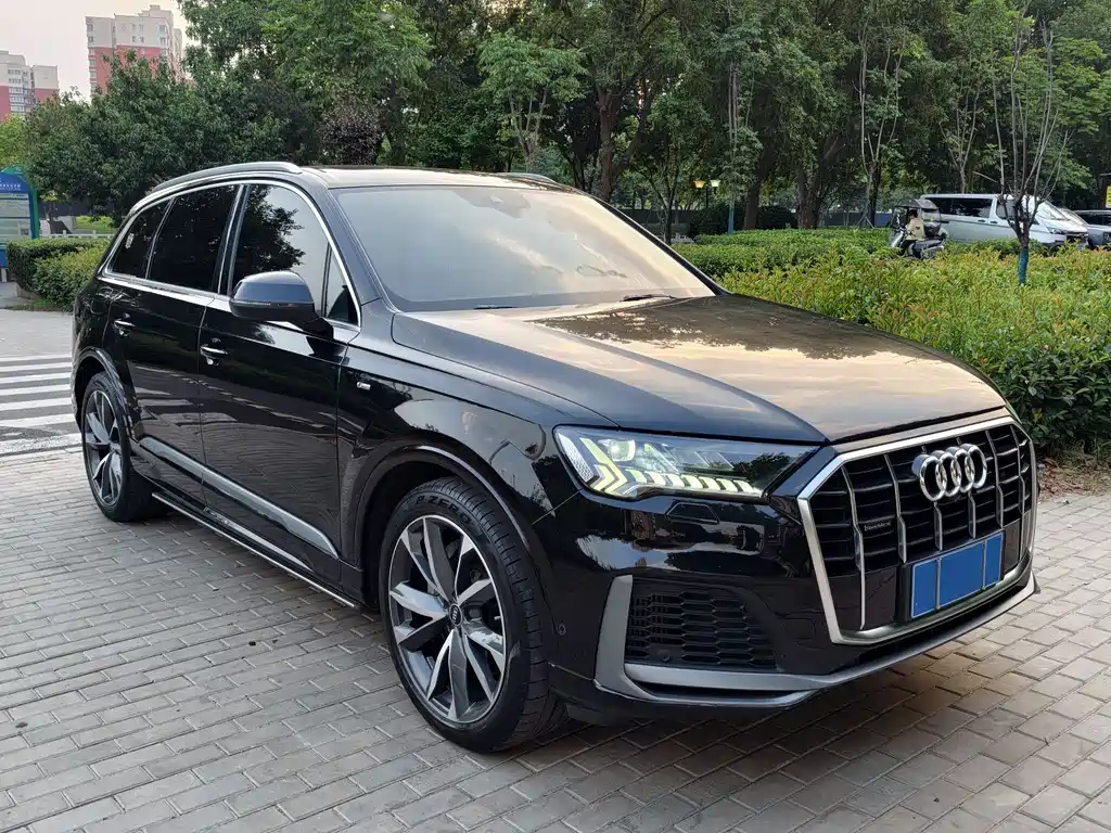 Audi Q7 2021