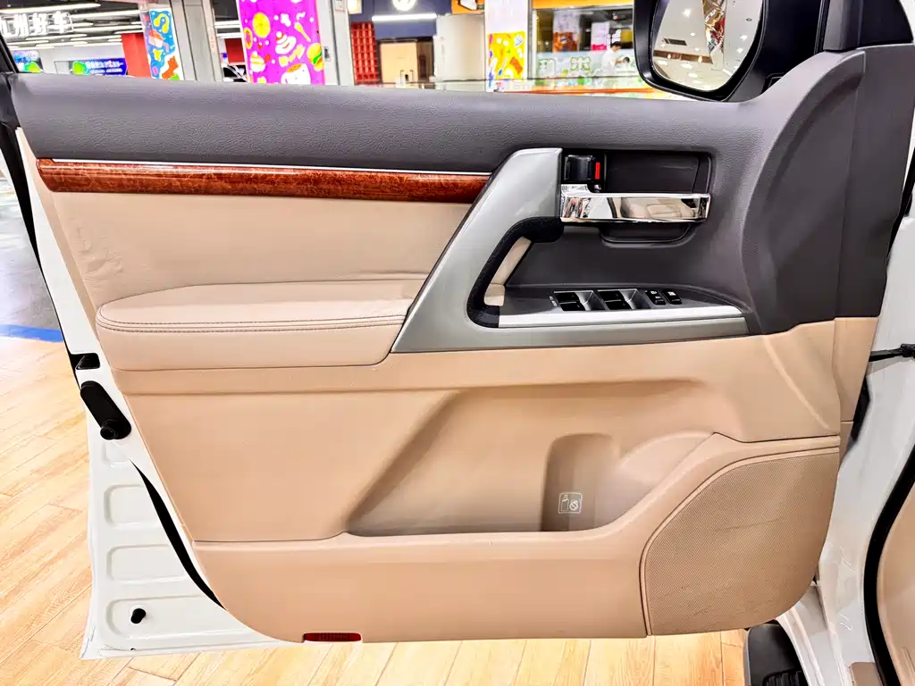 Toyota Land Cruiser 2015 — фото 12
