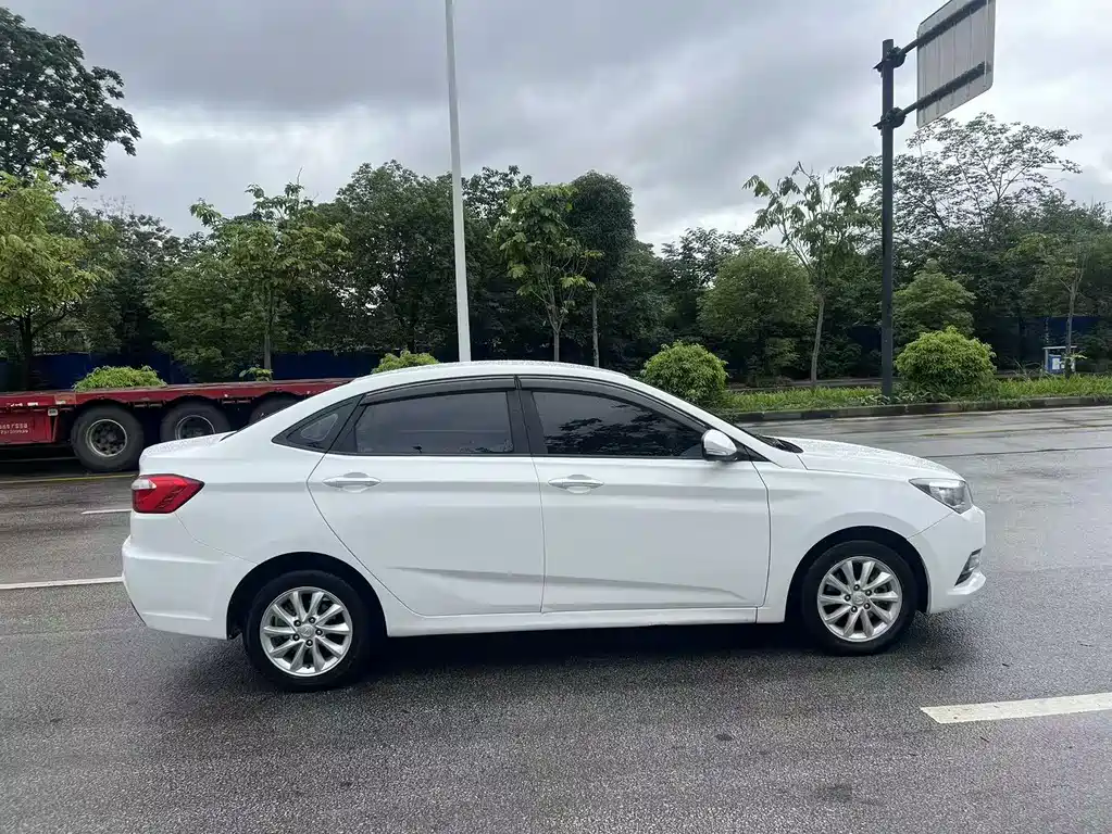 Changan V7 2017 — фото 8