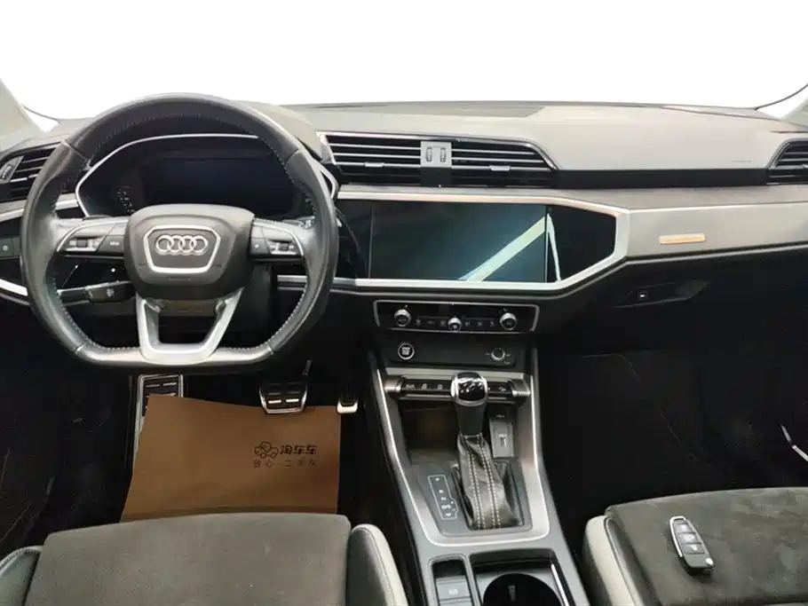 Audi Q3 2021 — фото 12