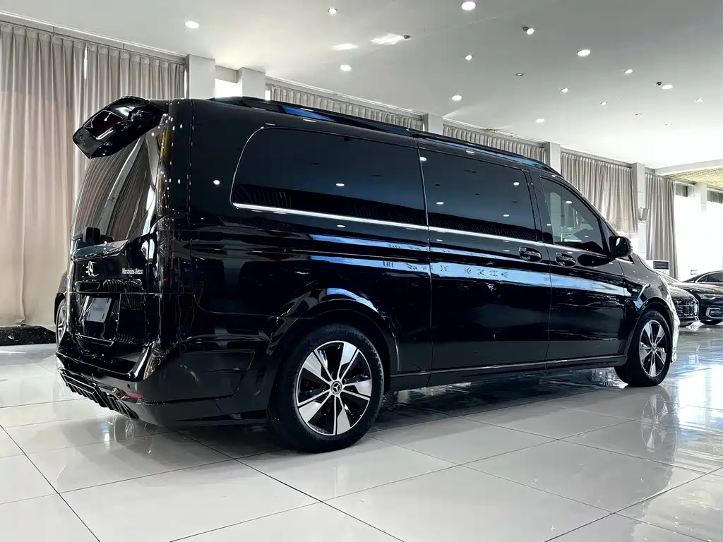 Mercedes-Benz V-Class 2022 — фото 4