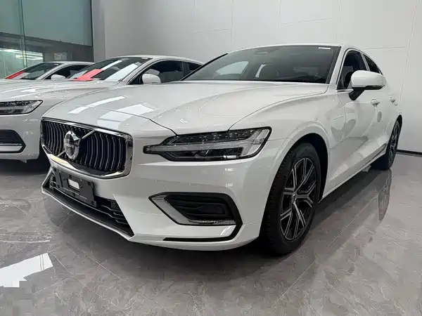 Volvo S60 2023