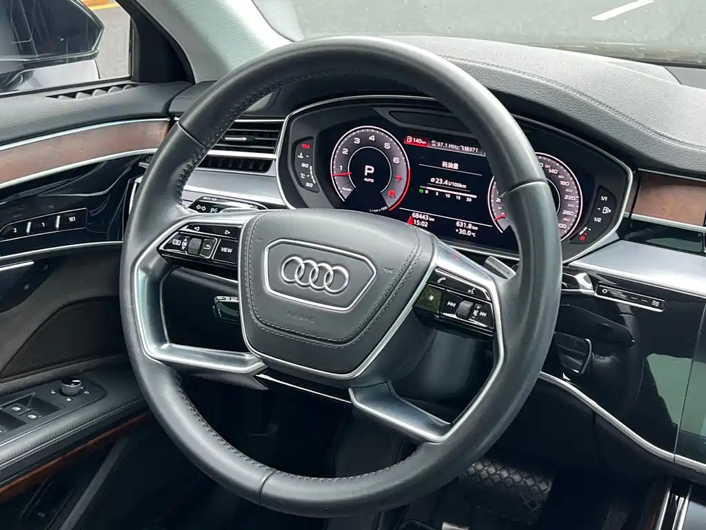 Audi A8 2019 — фото 14