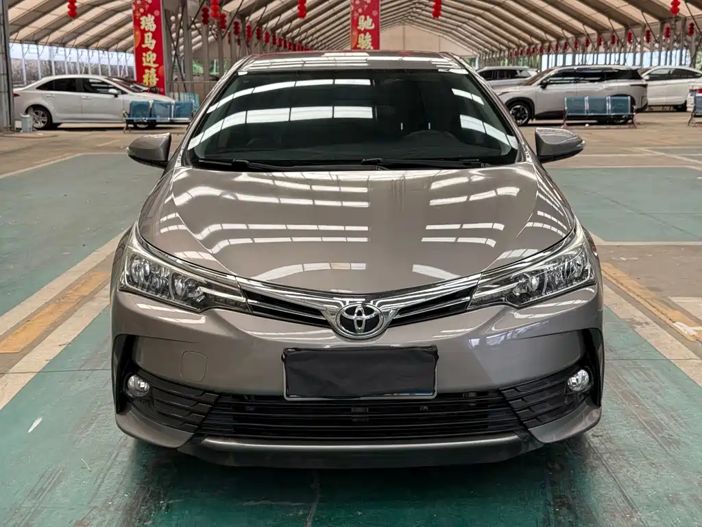 Toyota Corolla 2018 — фото 1