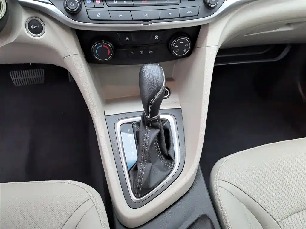 Buick Excelle 2020 — фото 13