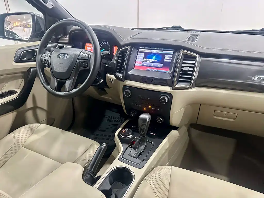 Ford Everest 2016 — фото 14