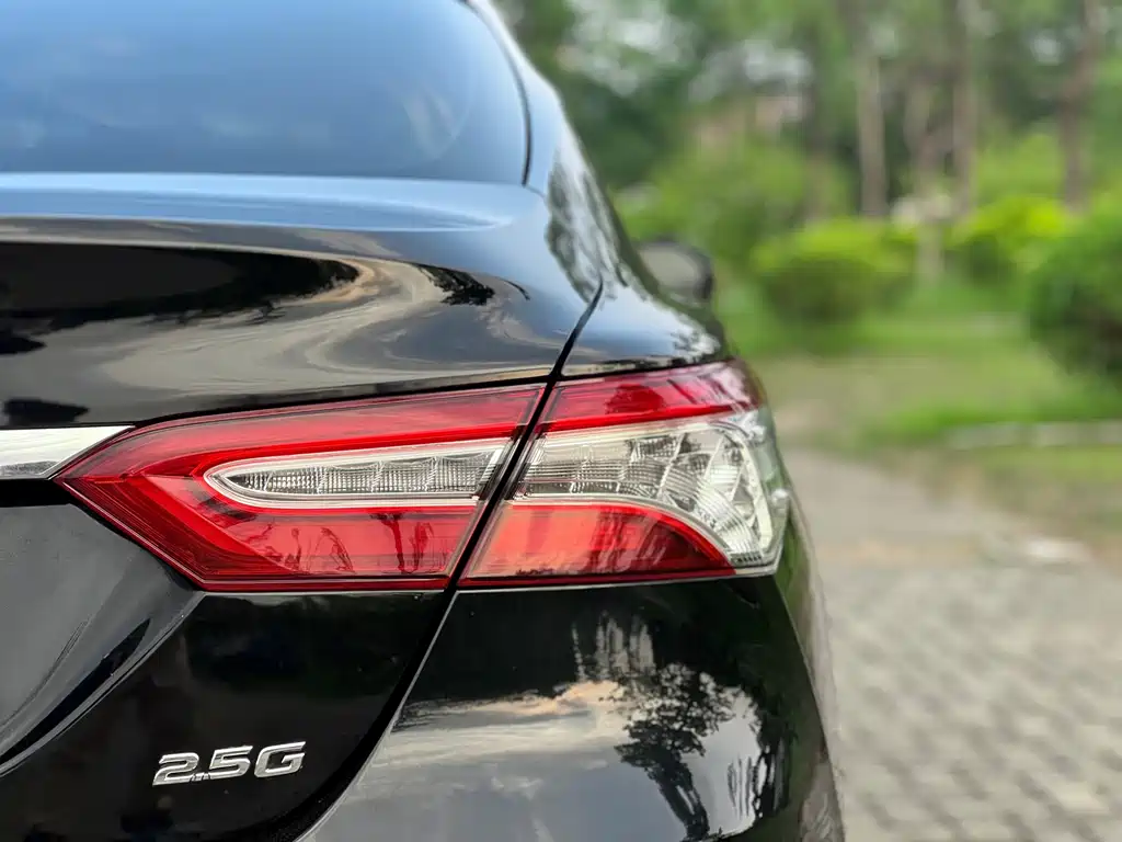 Toyota Camry 2018 — фото 28