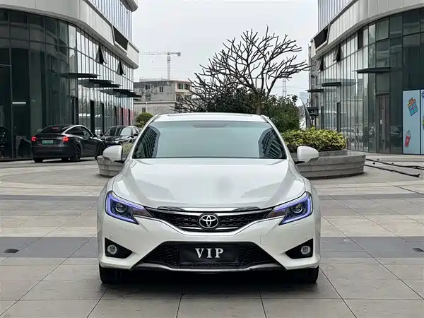 Toyota Reiz 2013