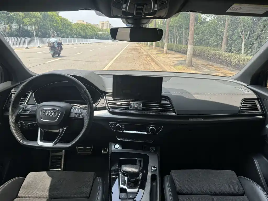 Audi Q5L Sportback 2024 — фото 8