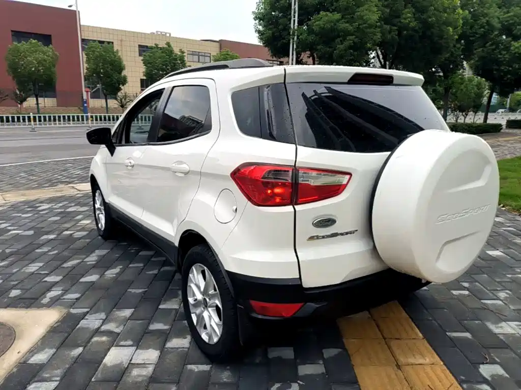 Ford EcoSport 2015 — фото 5