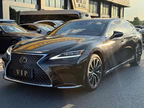Lexus LS 2021
