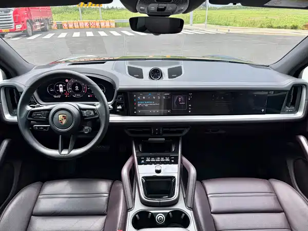 Porsche Cayenne 2024