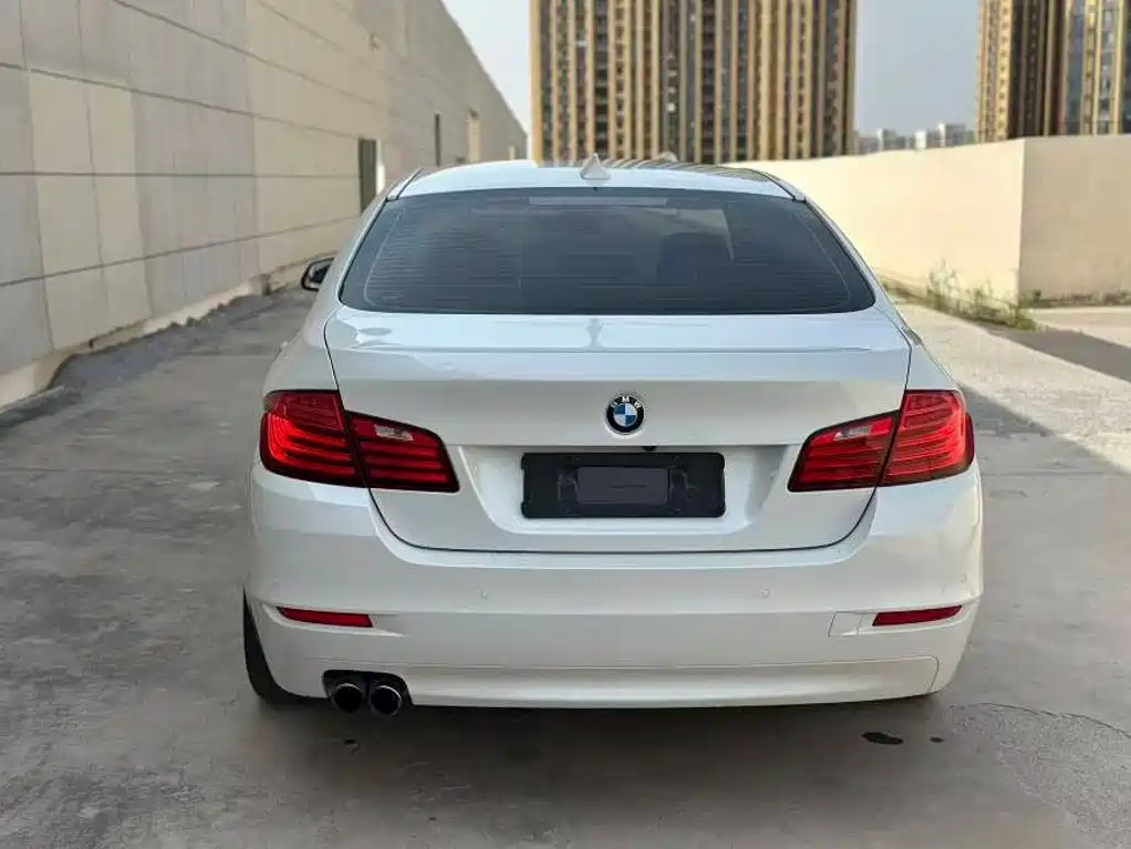BMW 5 Series 2016 — фото 7