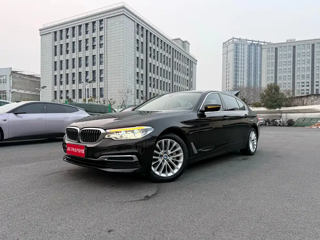 BMW 5 Series 2020 — фото 25