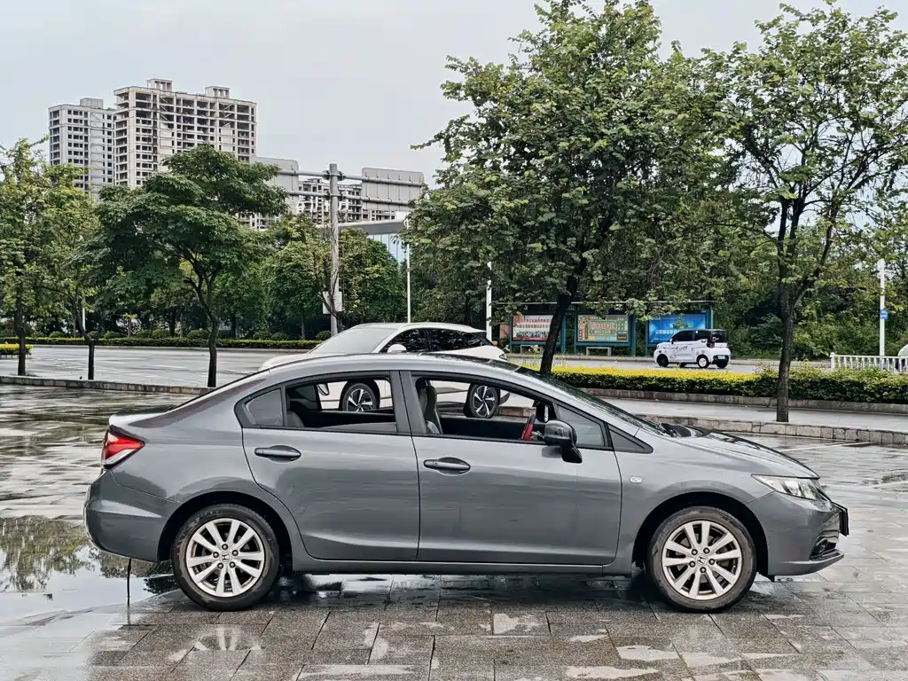 Honda Civic 2016 — фото 18