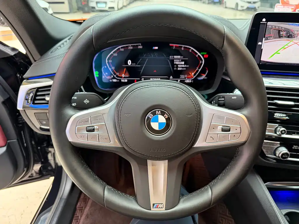 BMW 5 Series 2023 — фото 11